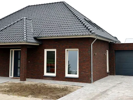 Nieuwbouwwoning in Nederweert met garage